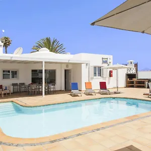 Aphrodite And Apollo 4 Bedroom Puerto del Carmen (Lanzarote)
